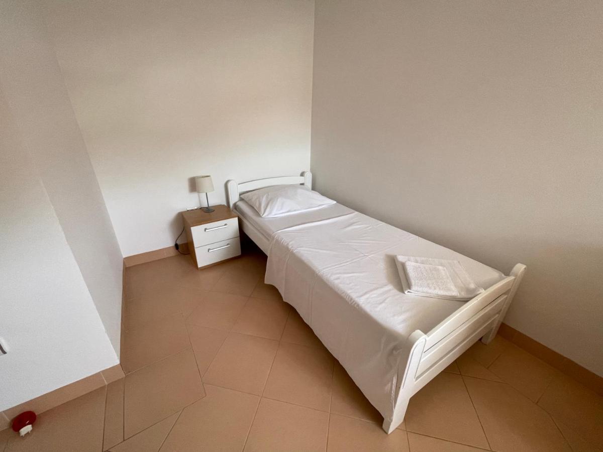 Apartments Andrea 斯塔拉诺瓦利亚 外观 照片