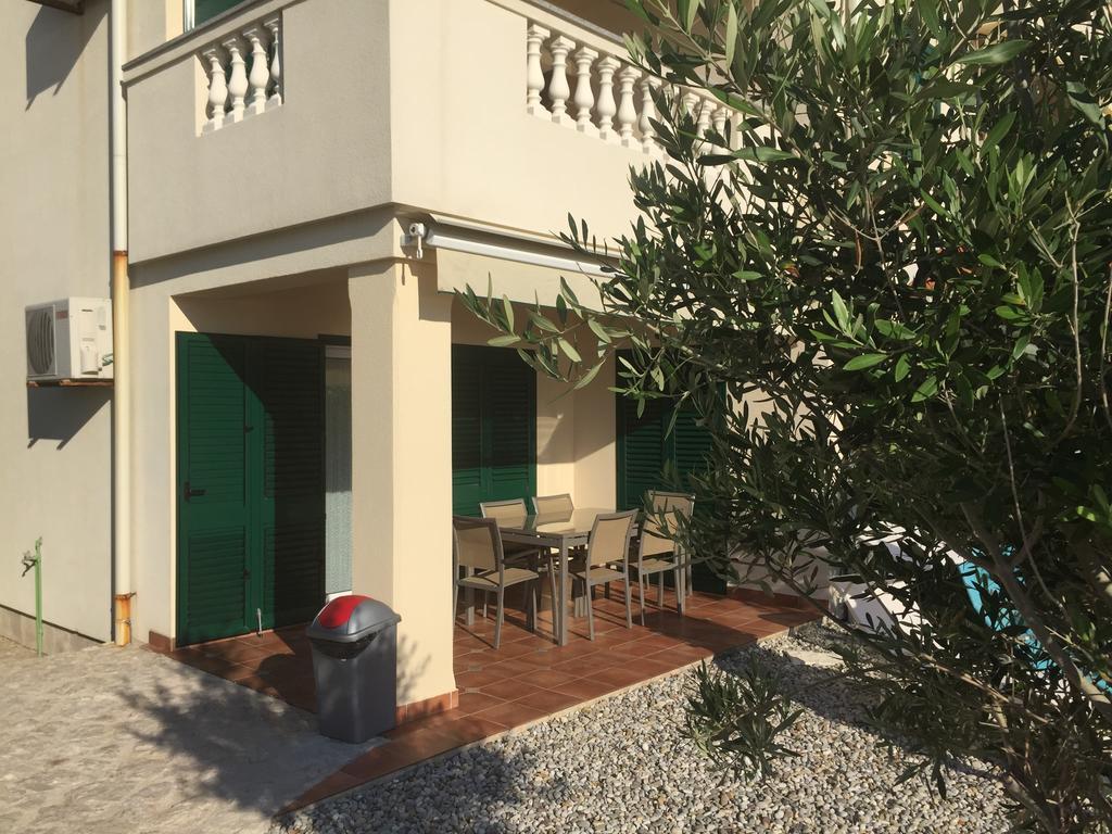 Apartments Andrea 斯塔拉诺瓦利亚 客房 照片